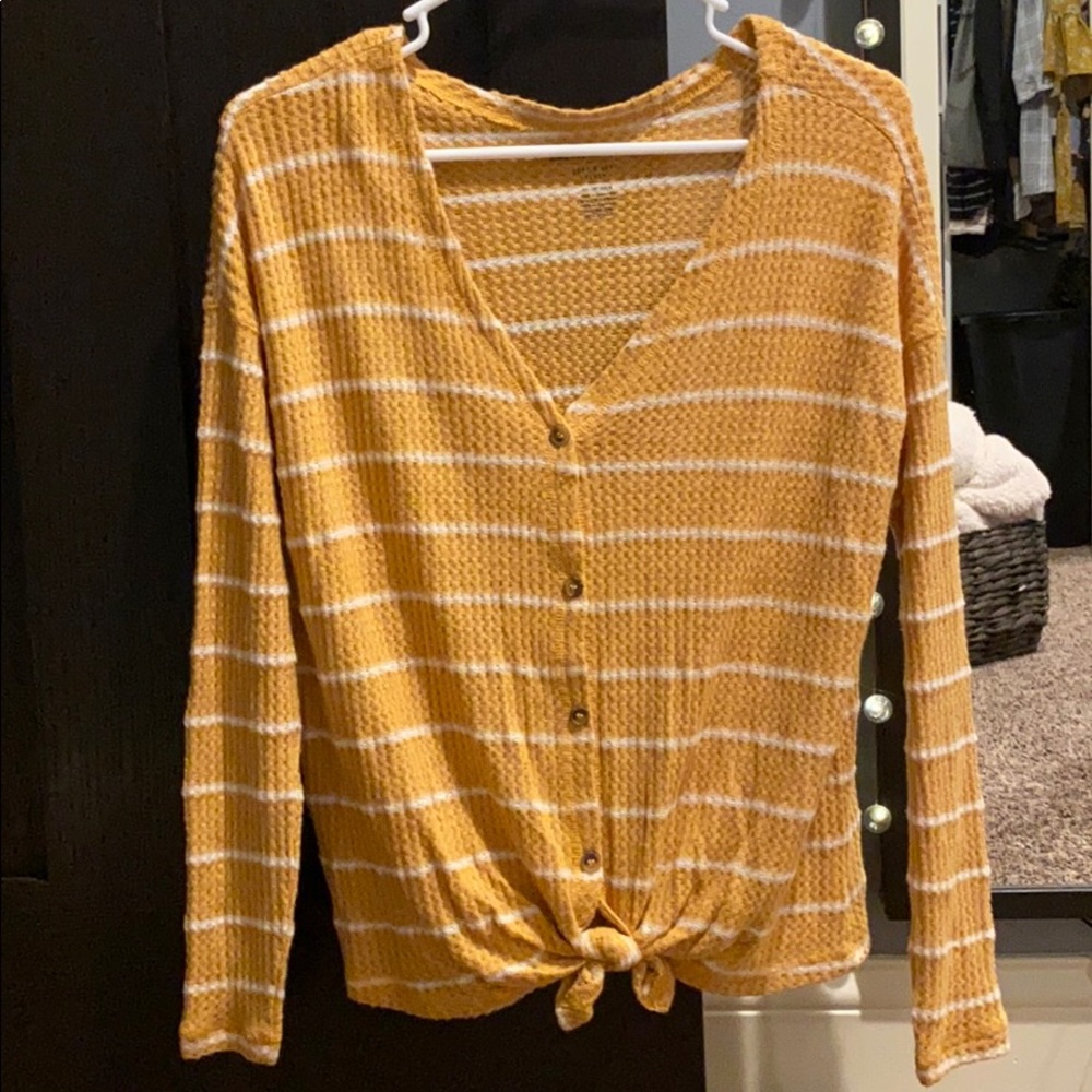 American Eagle Button Up